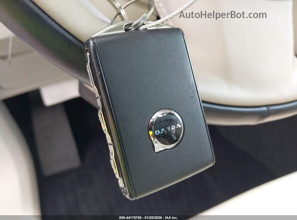 YV4H60LE8R1212139 2024 VOLVO XC90 RECHARGE PLUG-IN HYBRID Белый Вид панели приборов