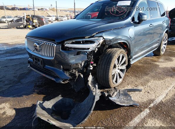 YV4H60PE4S1333492 2025 VOLVO XC90 PLUG-IN HYBRID Dark Blue Вид спереди