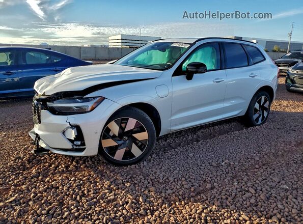 YV4H60RC6S1102301 2025 VOLVO XC60 Белый Передняя левая четверть