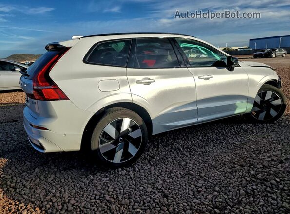 YV4H60RC6S1102301 2025 VOLVO XC60 Белый Задняя правая четверть