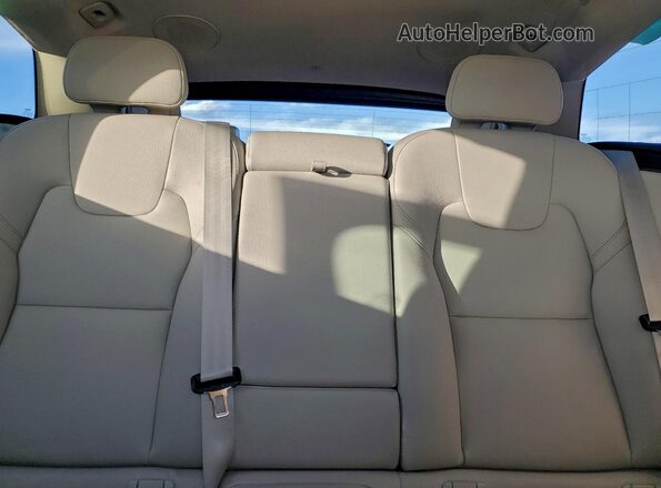 YV4H60RC6S1102301 2025 VOLVO XC60 Белый Вид задних сидений
