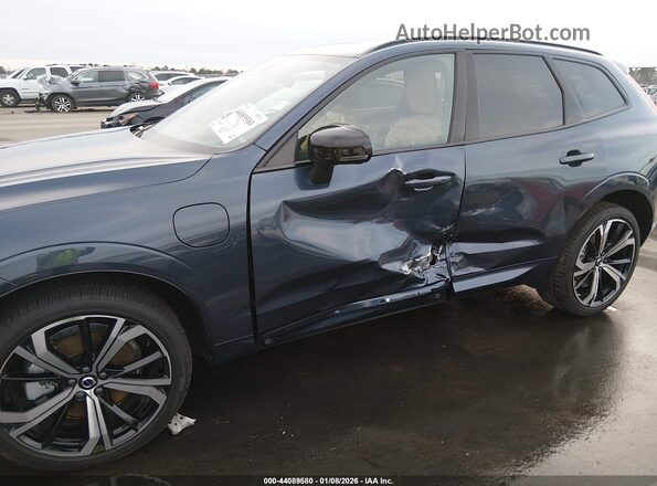 YV4H60RM3S1033673 2025 VOLVO XC60 PLUG-IN HYBRID Dark Blue Вид спереди