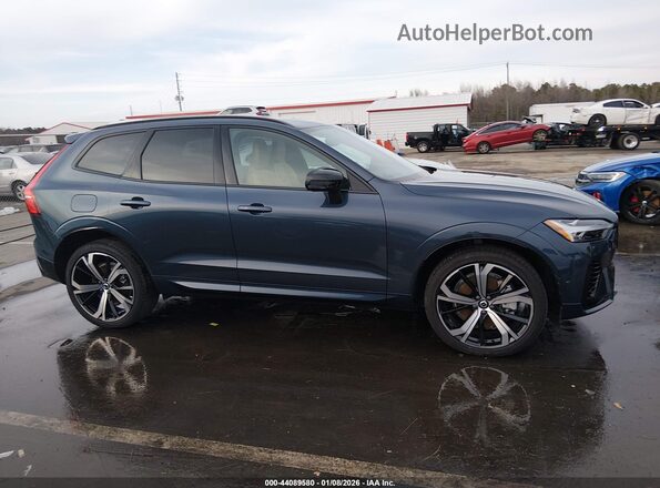 YV4H60RM3S1033673 2025 VOLVO XC60 PLUG-IN HYBRID Dark Blue Вид задней части салона
