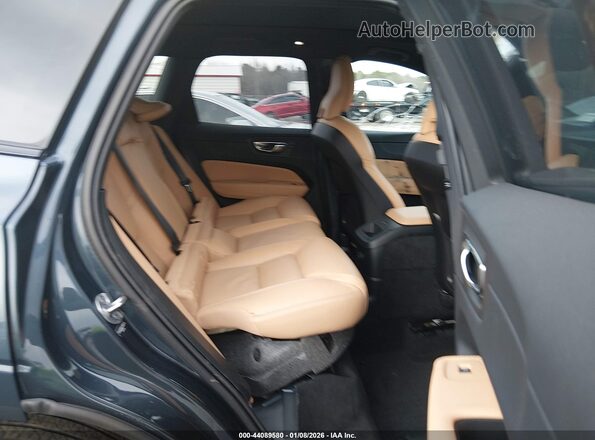 YV4H60RM3S1033673 2025 VOLVO XC60 PLUG-IN HYBRID Dark Blue Вид наклейки с VIN-кодом
