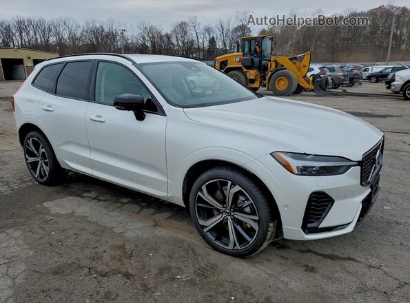YV4H60RM7S1048810 2025 VOLVO XC60 White Przód prawy