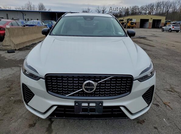 YV4H60RM7S1048810 2025 VOLVO XC60 White Widok z przodu