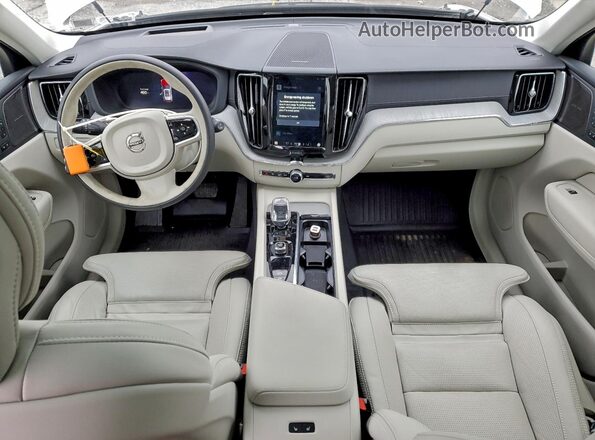 YV4H60RM7S1048810 2025 VOLVO XC60 White Widok deski rozdzielczej