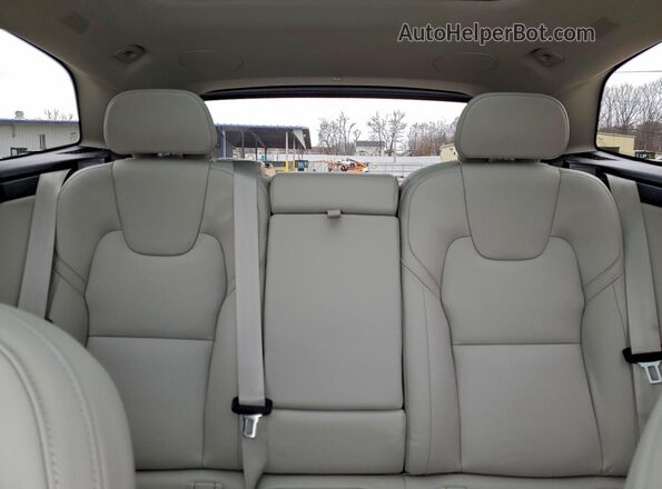 YV4H60RM7S1048810 2025 VOLVO XC60 White Widok tylnych siedzeń