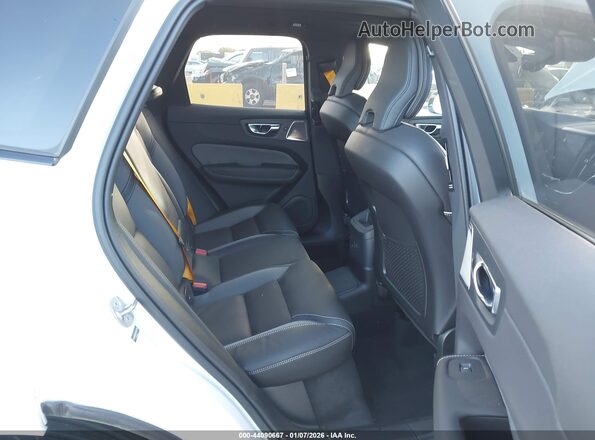 YV4H60RP2S1055108 2025 VOLVO XC60 PLUG-IN HYBRID Белый Вид наклейки с VIN-кодом