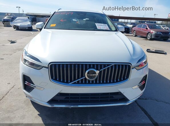 YV4L12REXP1359748 2023 VOLVO XC60 Белый Вид щитка приборов