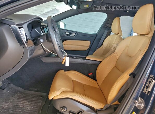 YV4L12RL4N1091467 2022 VOLVO XC60 Синий Вид салона спереди