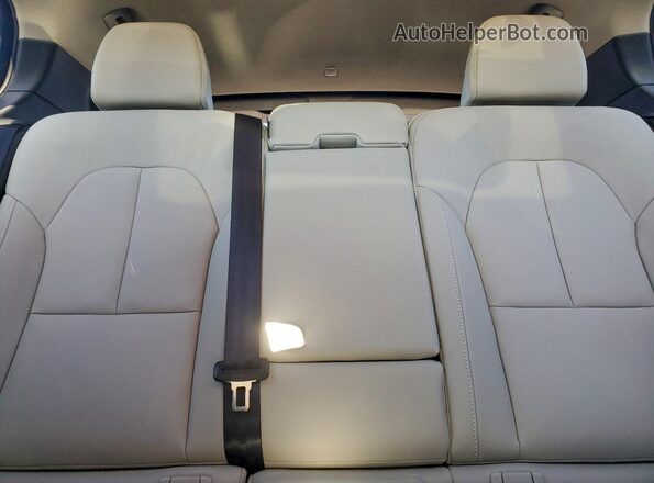YV4L12UEXS2520772 2025 VOLVO XC40 White Widok tylnych siedzeń