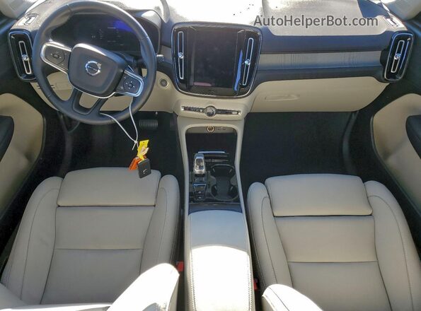 YV4L12UEXS2520772 2025 VOLVO XC40 White Widok deski rozdzielczej