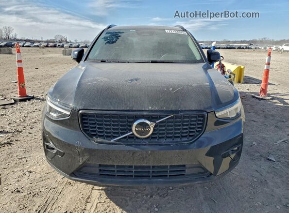 YV4L12UX9P2046970 2023 VOLVO XC40 Black Вид спереду