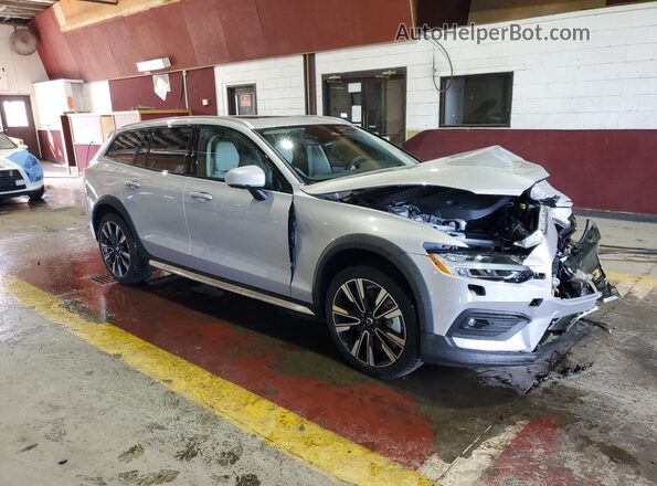 YV4L12WL1S2148802 2025 VOLVO V60 Silver Передня права чверть