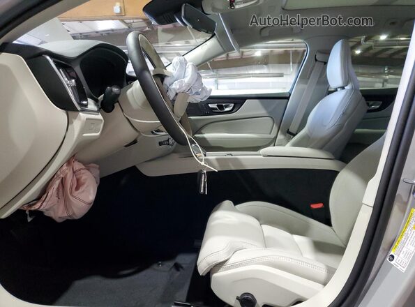 YV4L12WL1S2148802 2025 VOLVO V60 Silver Вид салону спереду