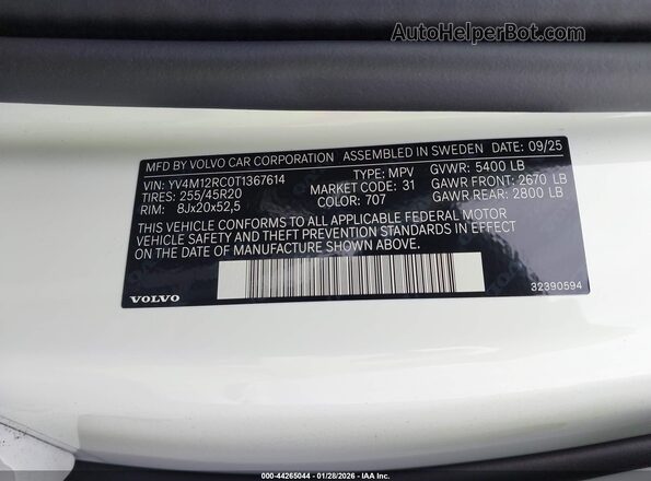 YV4M12RC0T1367614 2026 VOLVO XC60 White Widok komory silnika
