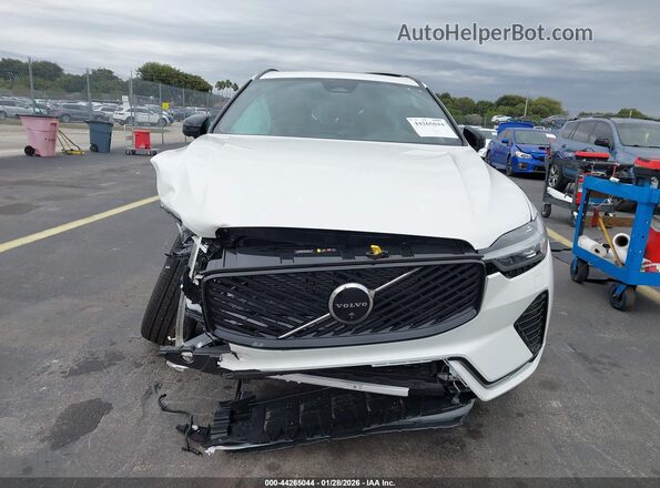 YV4M12RC0T1367614 2026 VOLVO XC60 White Widok zestawu wskaźników