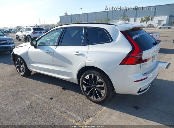 YV4M12RC4T1315130 2026 VOLVO XC60 Белый Задняя левая четверть