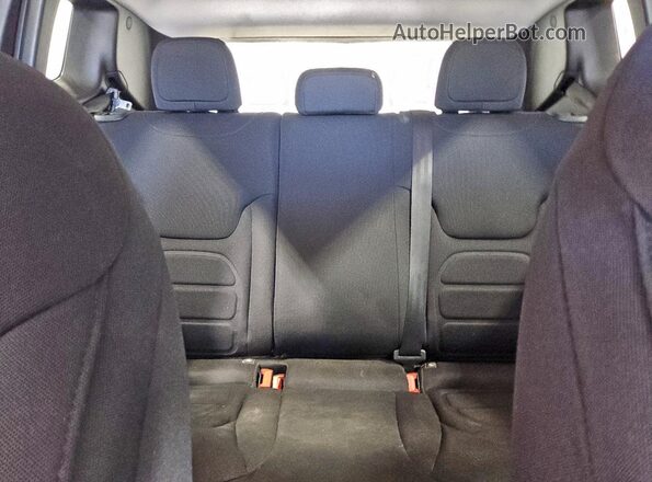 ZACNJAB17KPJ94471 2019 JEEP RENEGADE Red Vista de los asientos traseros