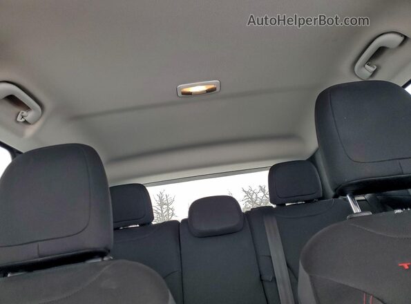 ZACNJBC18LPL84964 2020 JEEP RENEGADE Silver Rear seats view
