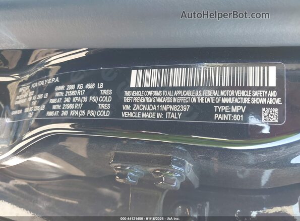 ZACNJDA11NPN82397 2022 JEEP RENEGADE Black Widok komory silnika