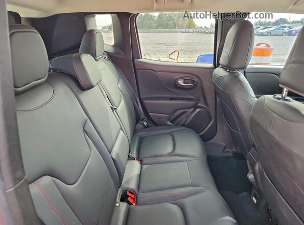 ZACNJDC12NPN86875 2022 JEEP RENEGADE Black უკანა სალონის ხედი
