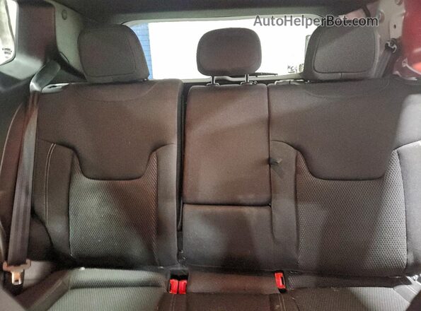 ZACNJDE15NPN82509 2022 JEEP RENEGADE Красный Вид задних сидений