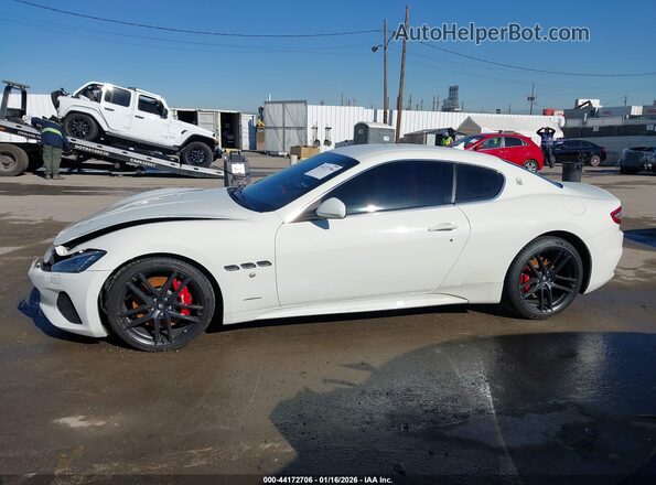 ZAM45VLA3J0255887 2018 MASERATI GRANTURISM White Vista interior de 360 grados