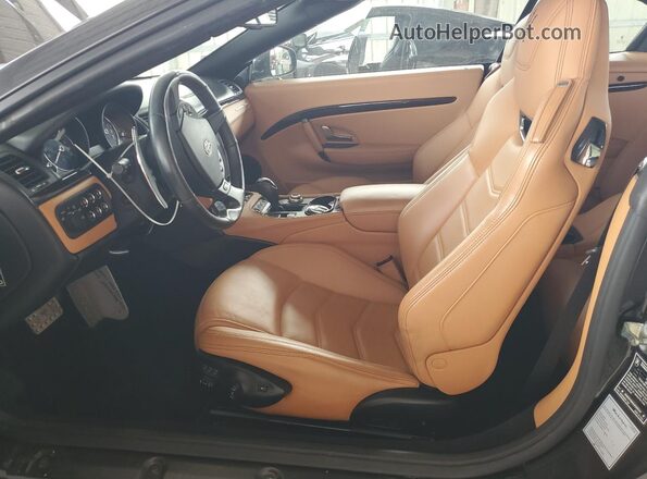 ZAM45VMA8J0280234 2018 MASERATI GRANTURISM Black წინა სალონის ხედი