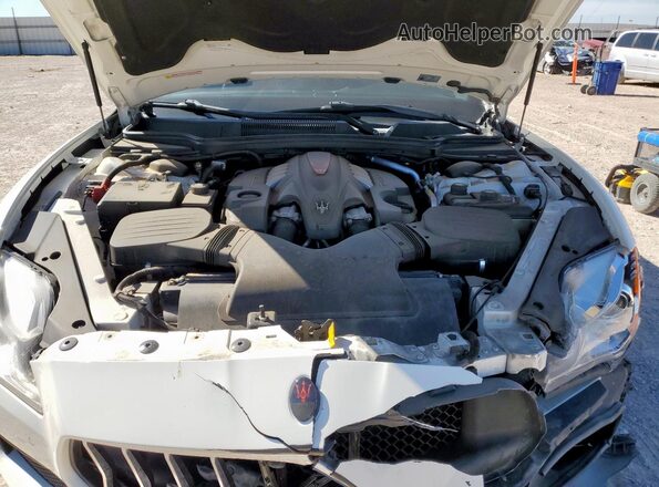 ZAM56PPS5H1228629 2017 MASERATI QUATTROPOR White Widok wnętrza z tyłu