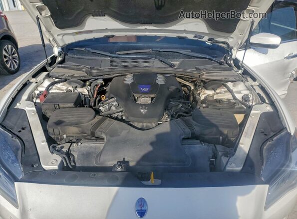 ZAM56YPA6J1283013 2018 MASERATI QUATTROPOR Белый Вид задней части салона