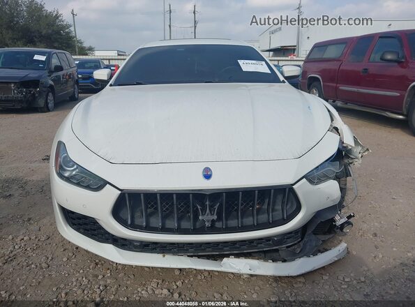 ZAM57XSA5K1319645 2019 MASERATI GHIBLI Белый Вид панели приборов