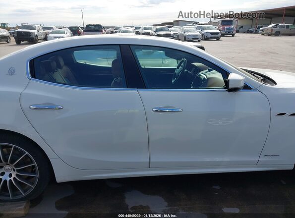 ZAM57YSL1M1362065 2021 MASERATI GHIBLI Белый Панорамный вид салона 360°