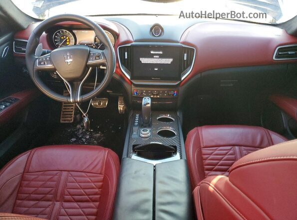 ZAM57YTM1PX421754 2023 MASERATI GHIBLI Черный Вид панели приборов