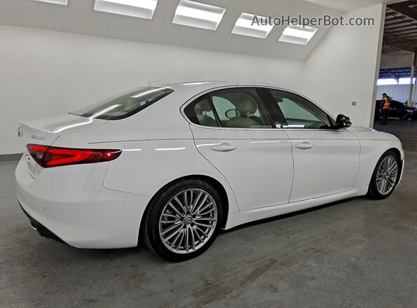ZARFAECN2H7550790 2017 ALFA ROMEO GIULIA Белый Задняя правая четверть