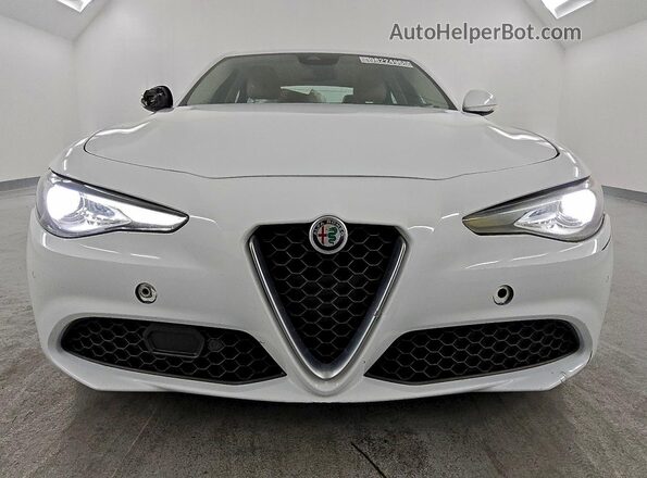 ZARFAECN2H7550790 2017 ALFA ROMEO GIULIA Белый Вид спереди