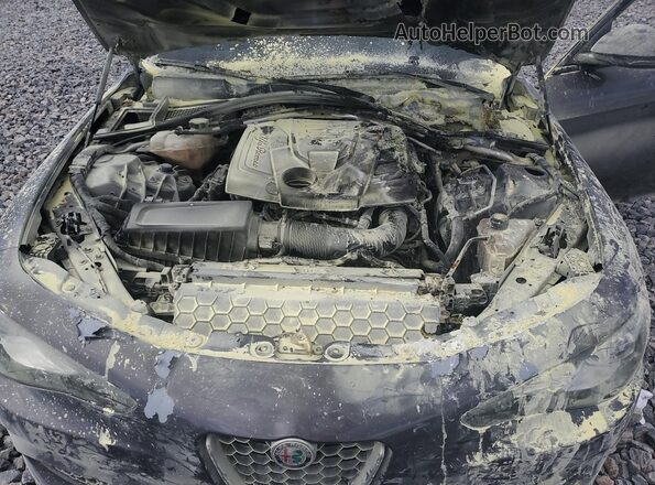 ZARFAECN7J7581409 2018 ALFA ROMEO GIULIA Gray Widok wnętrza z tyłu