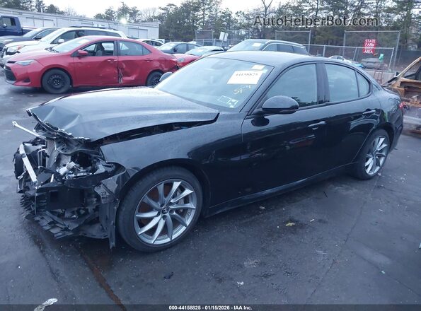 ZARFAMAN1P7668325 2023 ALFA ROMEO GIULIA Черный Передняя левая четверть