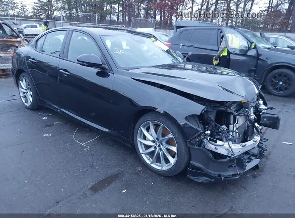ZARFAMAN1P7668325 2023 ALFA ROMEO GIULIA Черный Передняя правая четверть