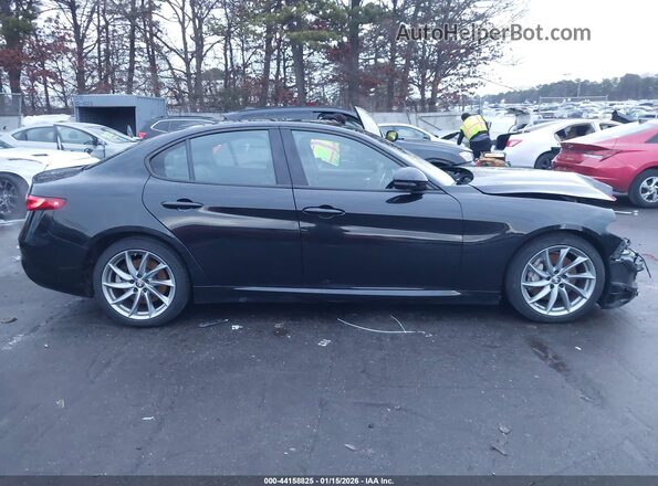 ZARFAMAN1P7668325 2023 ALFA ROMEO GIULIA Черный Панорамный вид салона 360°