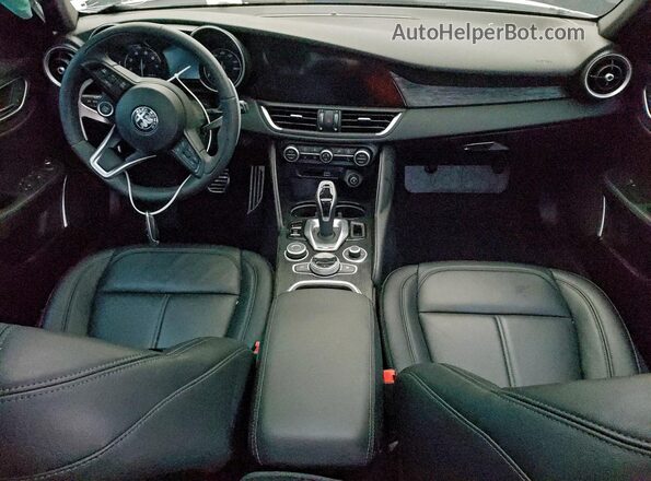 ZARFAMAN9P7671697 2023 ALFA ROMEO GIULIA Белый Вид панели приборов