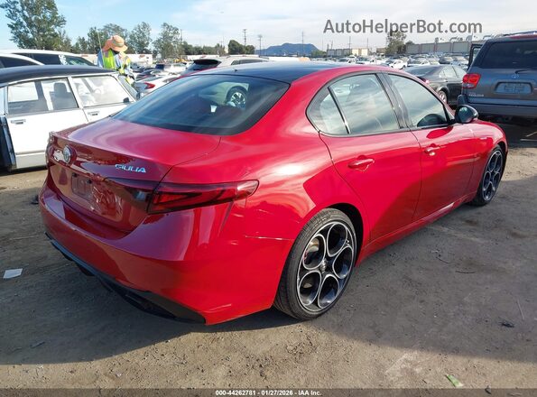 ZARFAMBN3P7676280 2023 ALFA ROMEO GIULIA Красный Задняя правая четверть