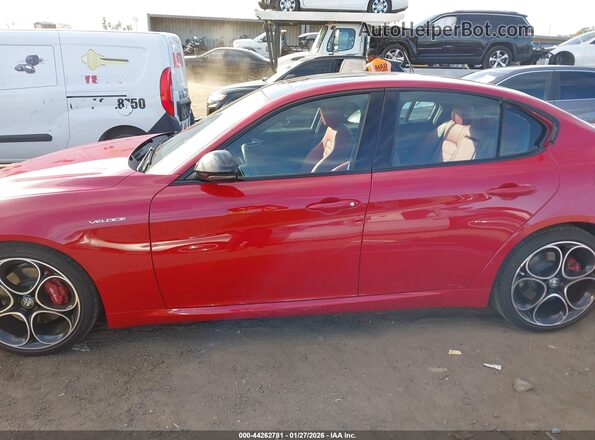 ZARFAMBN3P7676280 2023 ALFA ROMEO GIULIA Красный Панорамный вид салона 360°