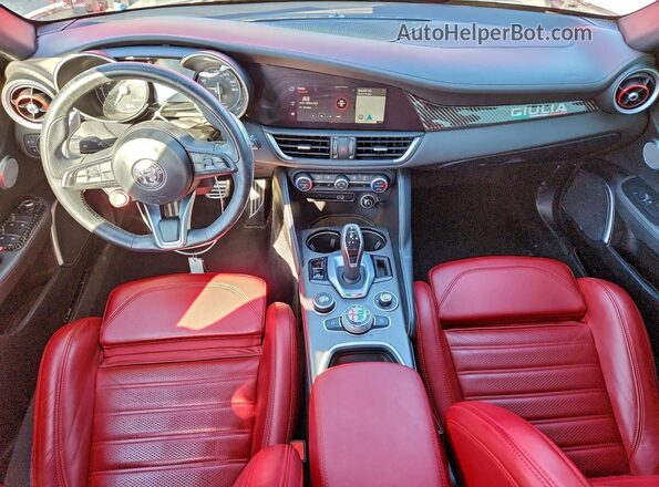 ZARFAMBN5N7660501 2022 ALFA ROMEO GIULIA Красный Вид панели приборов