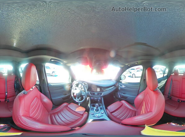 ZARFAMBN5N7660501 2022 ALFA ROMEO GIULIA Красный Панорамный вид салона 360°