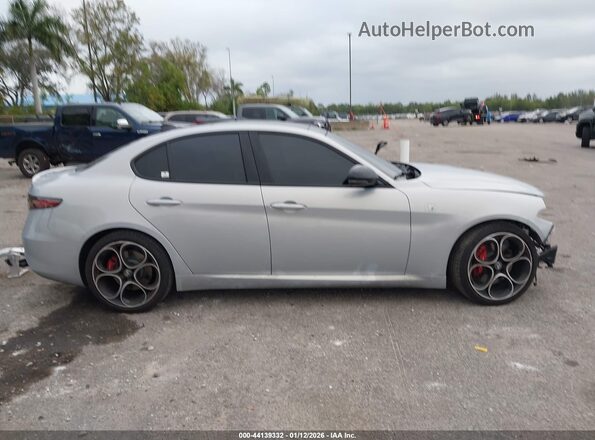 ZARFAMBN6R7680536 2024 ALFA ROMEO GIULIA Серый Панорамный вид салона 360°