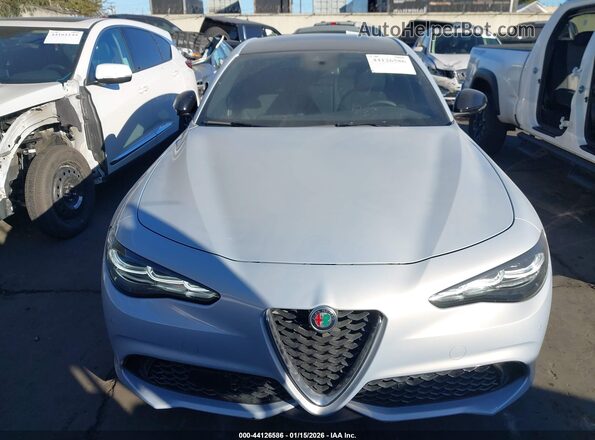 ZARFAMBNXR7677672 2024 ALFA ROMEO GIULIA Синий Вид задней части салона
