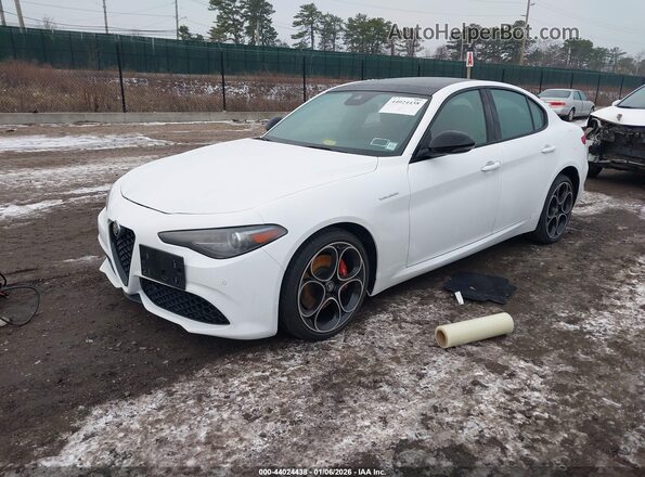 ZARFANBN0P7669101 2023 ALFA ROMEO GIULIA Белый Передняя левая четверть