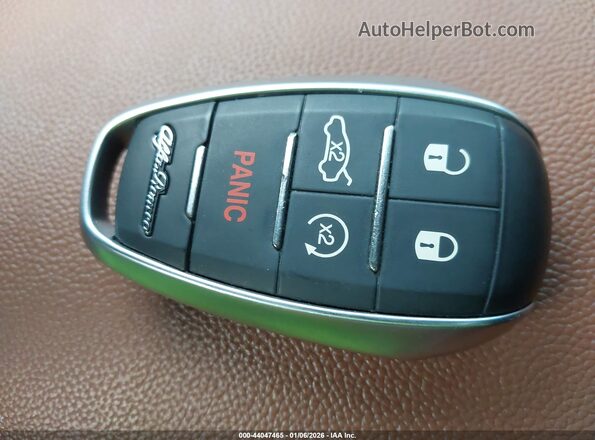 ZARFANBN2N7652801 2022 ALFA ROMEO GIULIA Черный Вид панели приборов